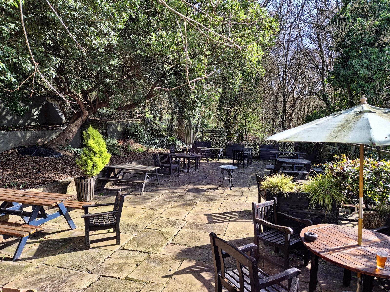 Rose of York-garden/patio. Richmond-upon-Thames. (March 2026). (Pub, External, Garden). Published on 06-03-2026