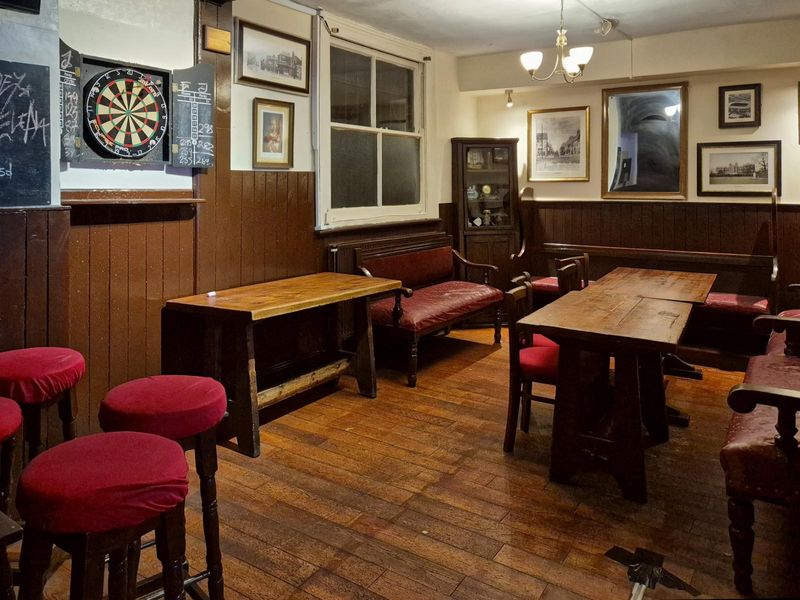 Front 'snug' (Jan 2026). (Pub). Published on 22-01-2026 