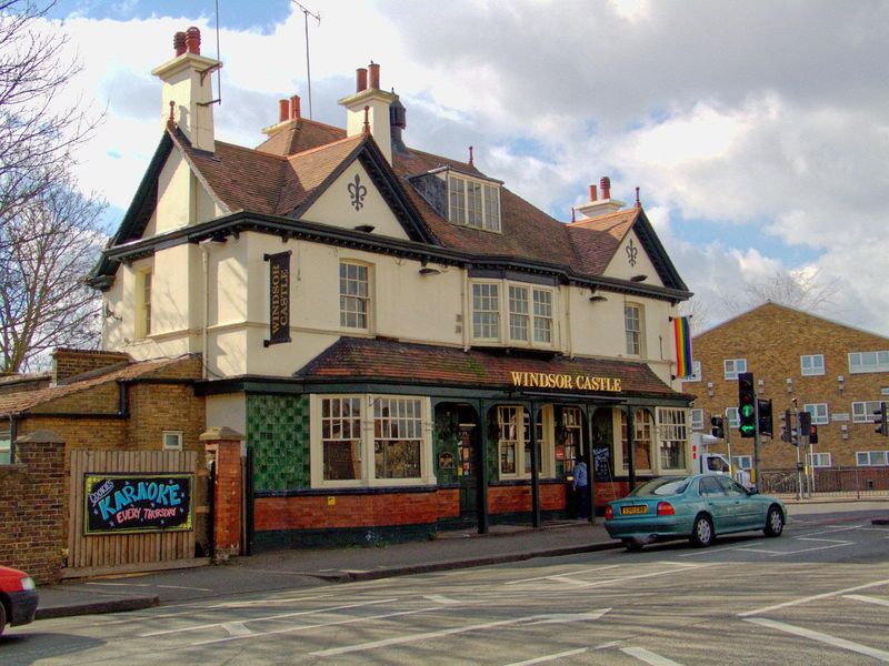 Windsor Castle, Hounslow (March 2006). (External, Key). Published on 06-02-2026 