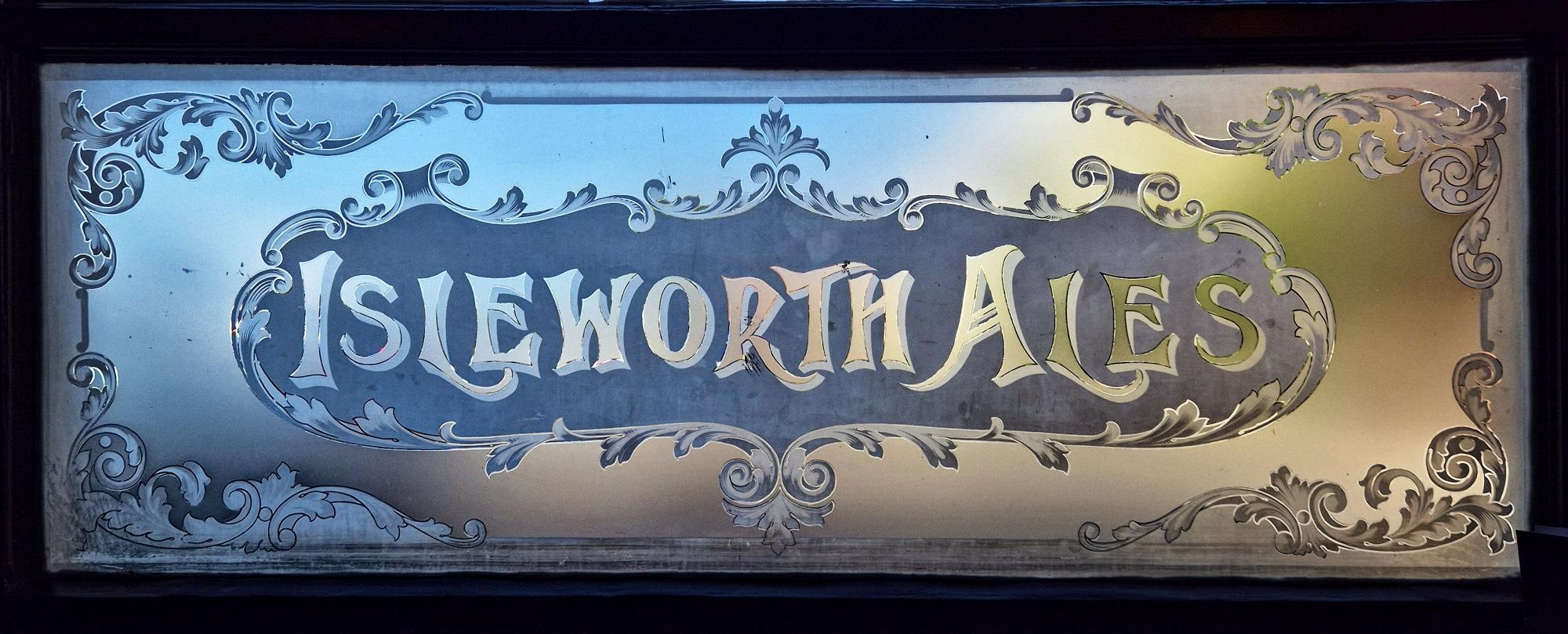 London Apprentice, Isleworth - Etched window (photo taken Aug 20. (External). Published on 14-08-2026