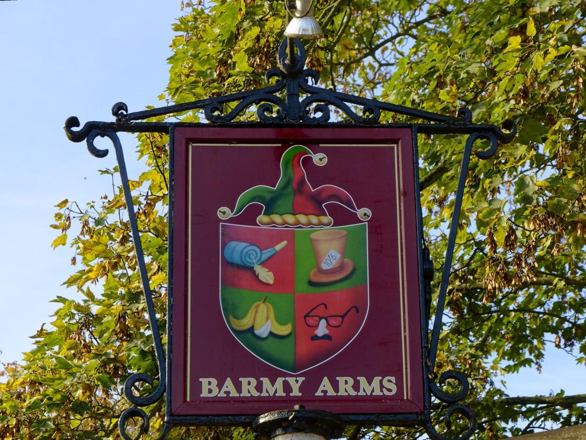 Replaced Pub Sign. Photo taken 2007. (Sign). Published on 11-08-2025
