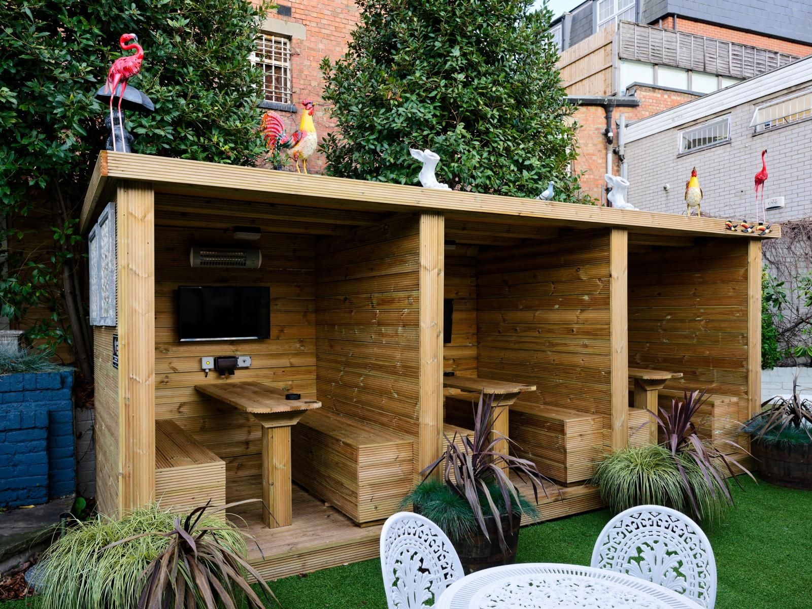 Cabins in the garden. (Pub, External, Garden). Published on 24-01-2026