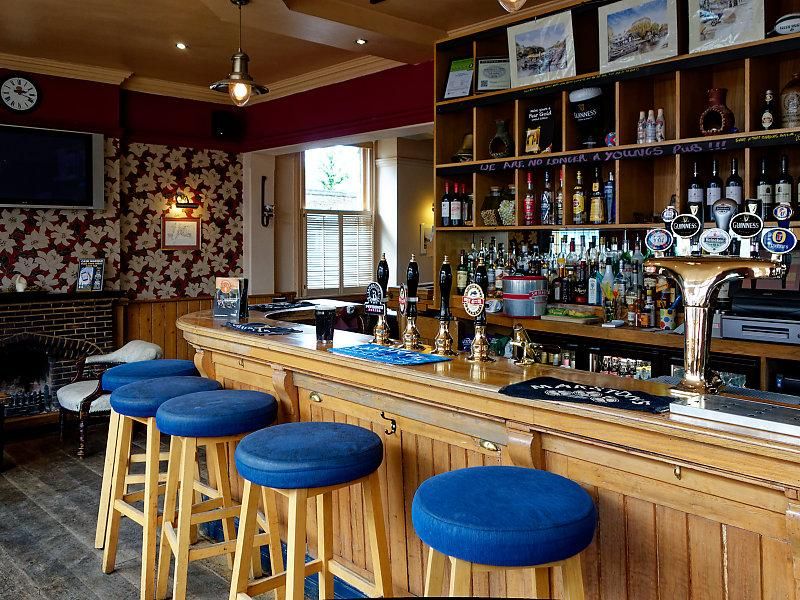 The Old Anchor, Twickenham (2013). (Pub, Bar). Published on 27-02-2023