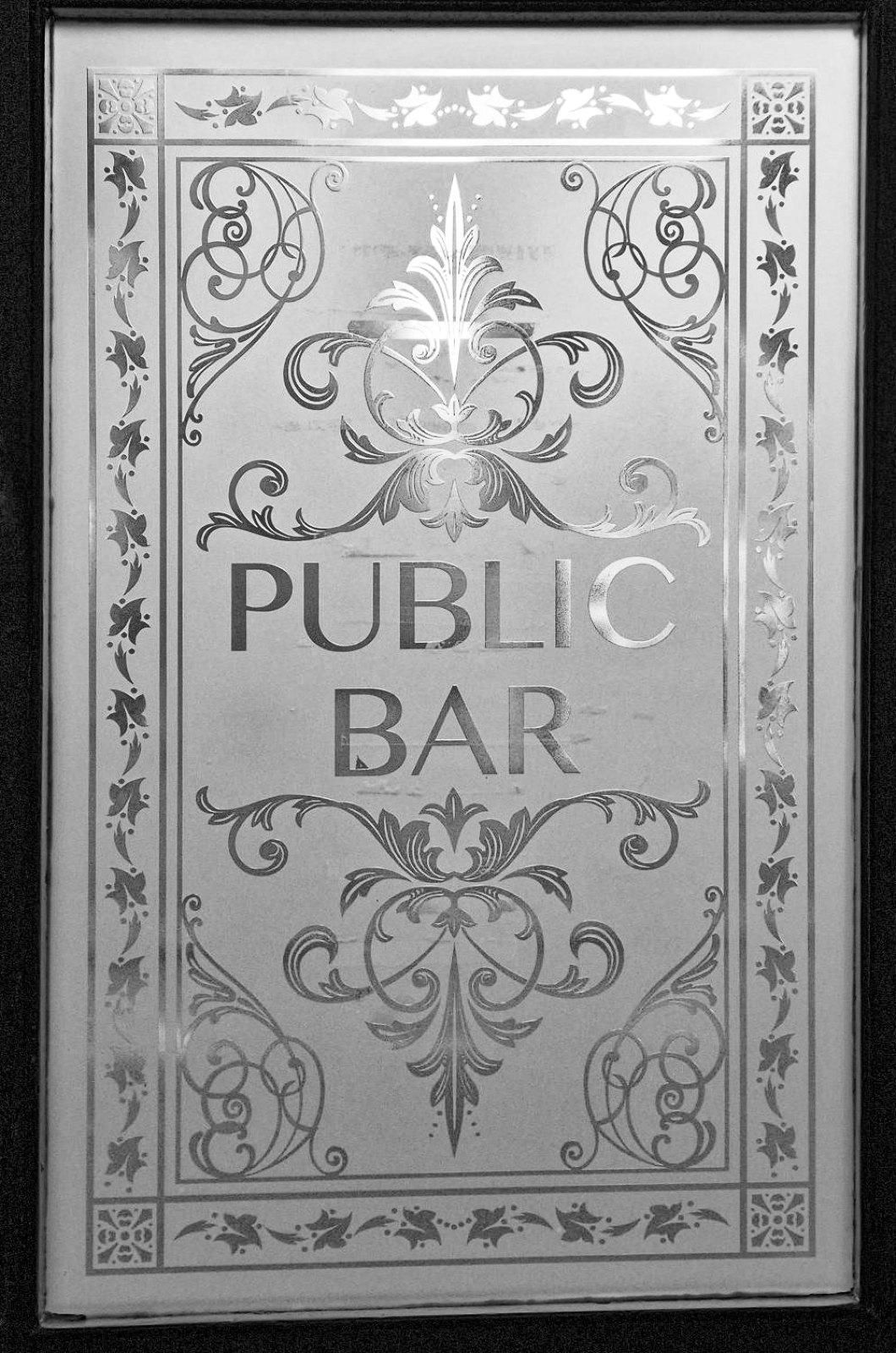 Etched glass in front door.. (Pub). Published on 28-02-2026