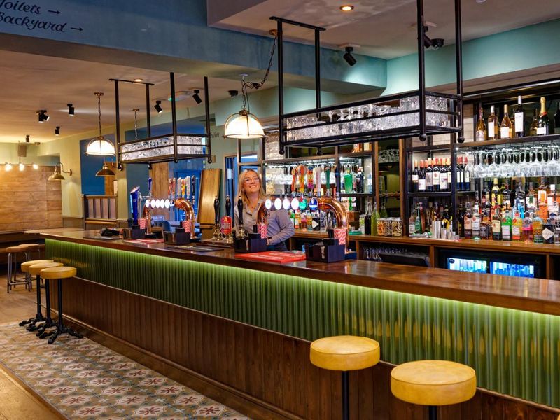 The Rose & Lion bar (June 2025). (Pub, Bar). Published on 15-06-2025 