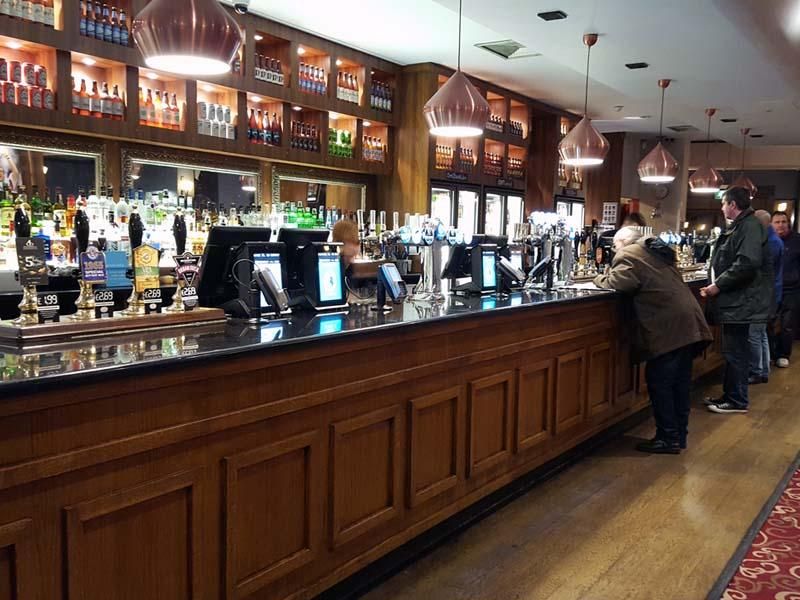 The long bar. (Pub, Bar). Published on 10-11-2017