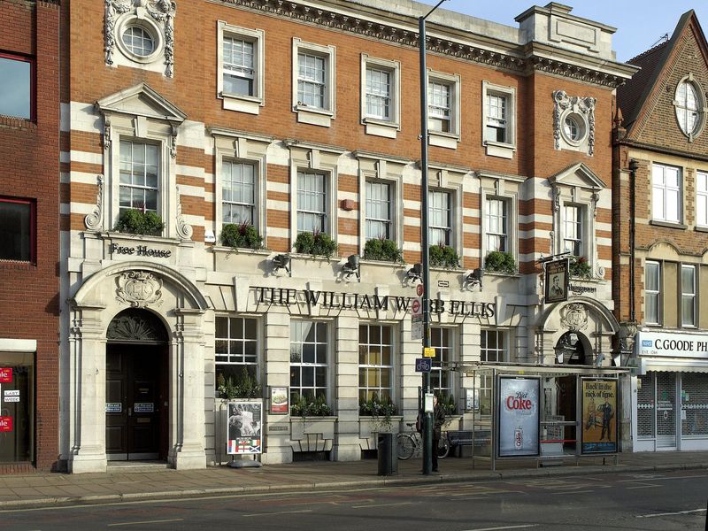 William Web Ellis, Twickenham (Taken Feb 2007). (Pub, External, Key). Published on 04-09-2026