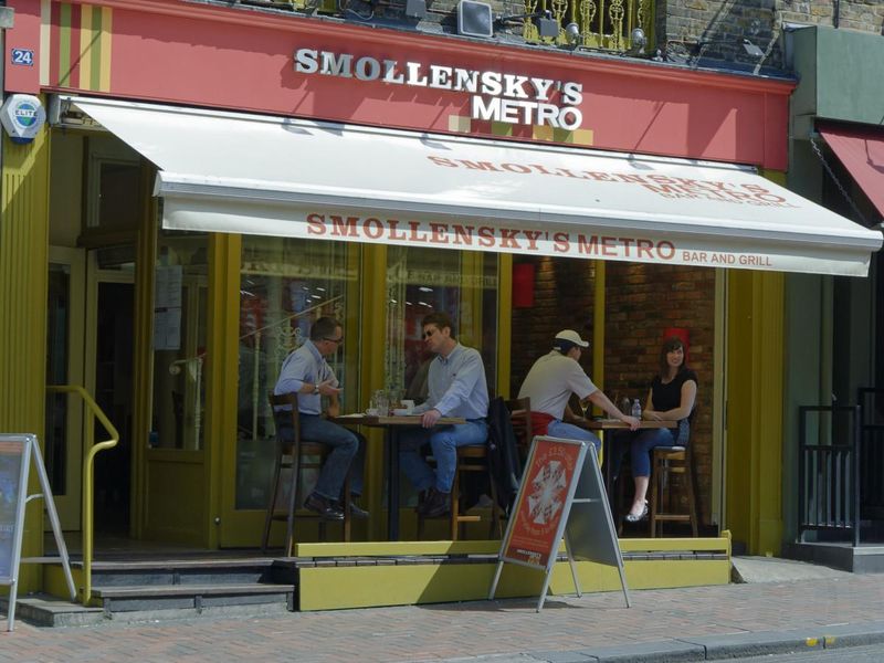 Smollensky's Metro Bar - 2007. (External, Bar, Customers, Key). Published on 08-08-2025 