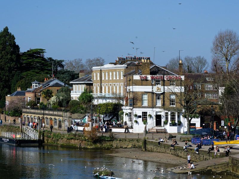 White Cross viewed from Richmond Bridge (March 2026). (Pub, External). Published on 07-03-2026 