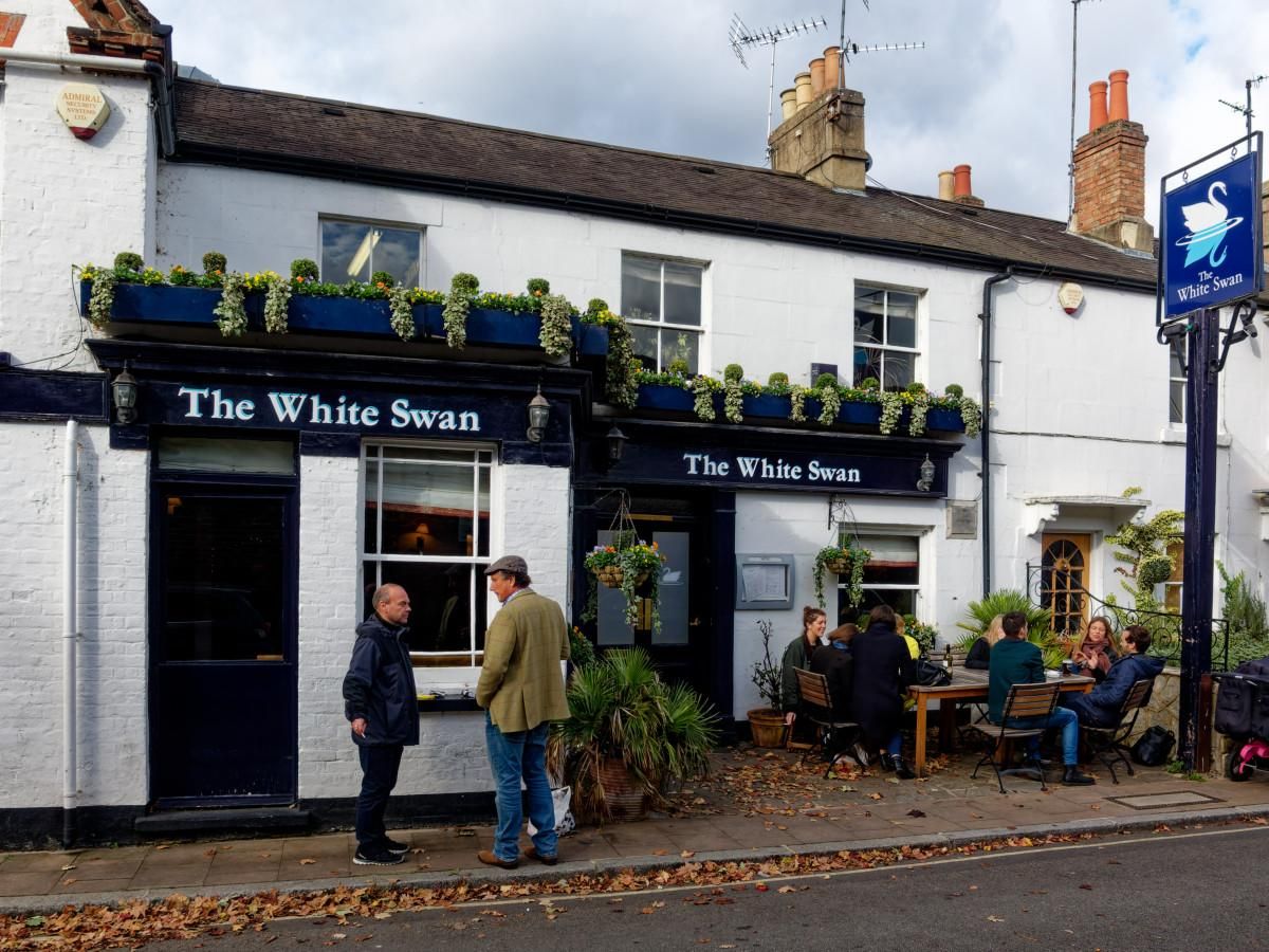 White Swan, Richmond. (Pub, External, Sign, Customers, Key). Published on 12-10-2025