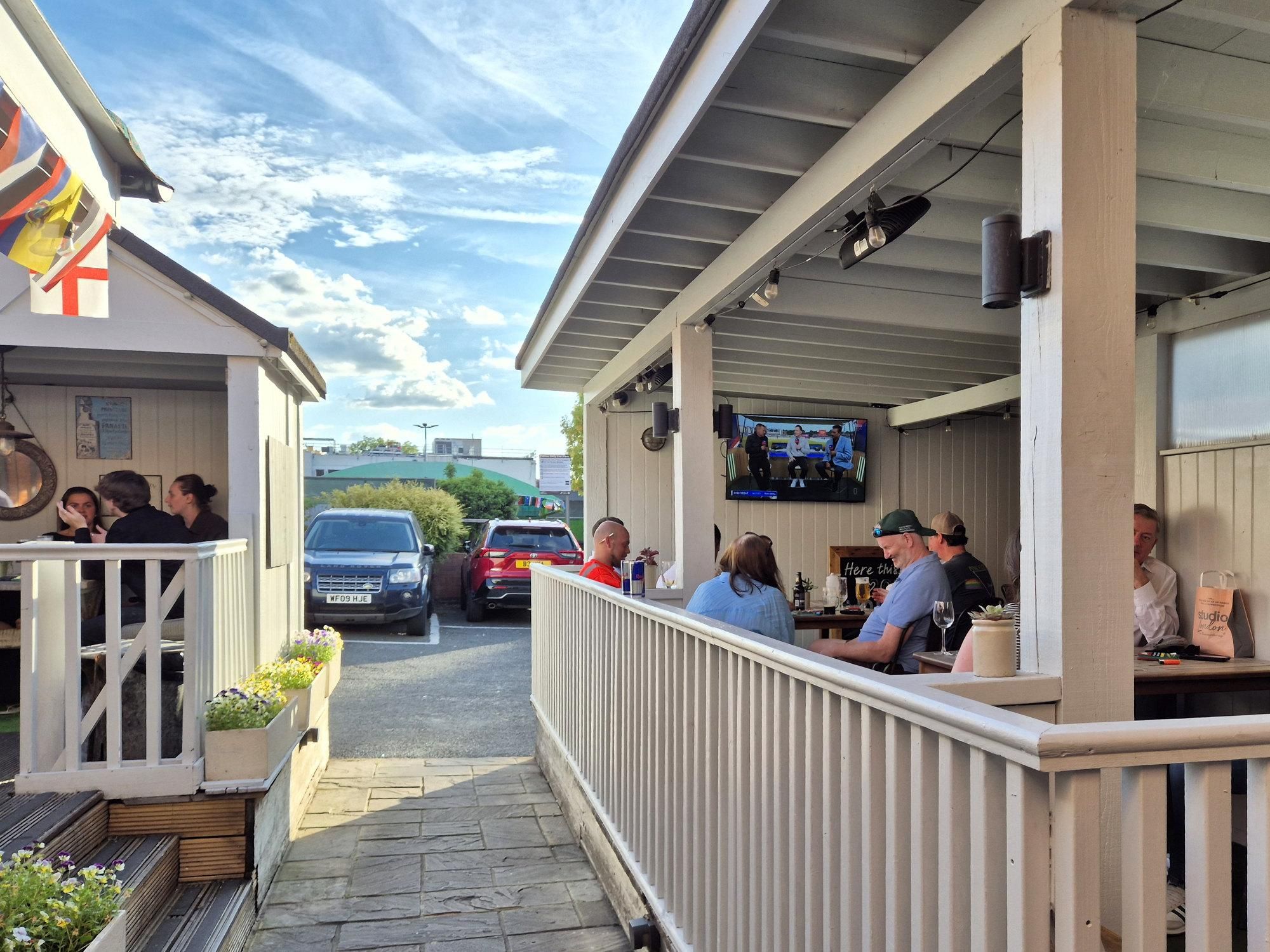 Pig & Whistle, East Sheen - July 2026. (Pub, External, Garden). Published on 02-07-2026