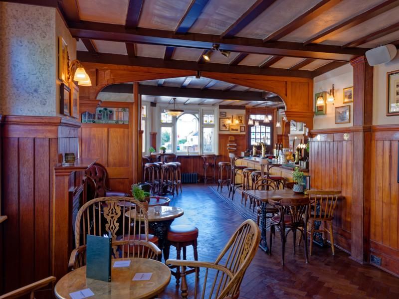 The Builders Arms main bar area - April 2025. (Pub, Bar). Published on 17-04-2025