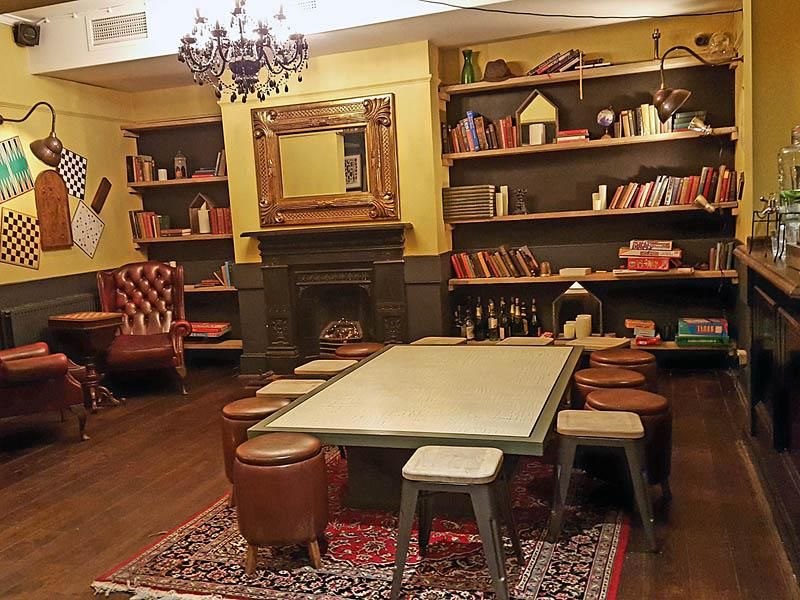 Inside view. (Pub). Published on 19-12-2016