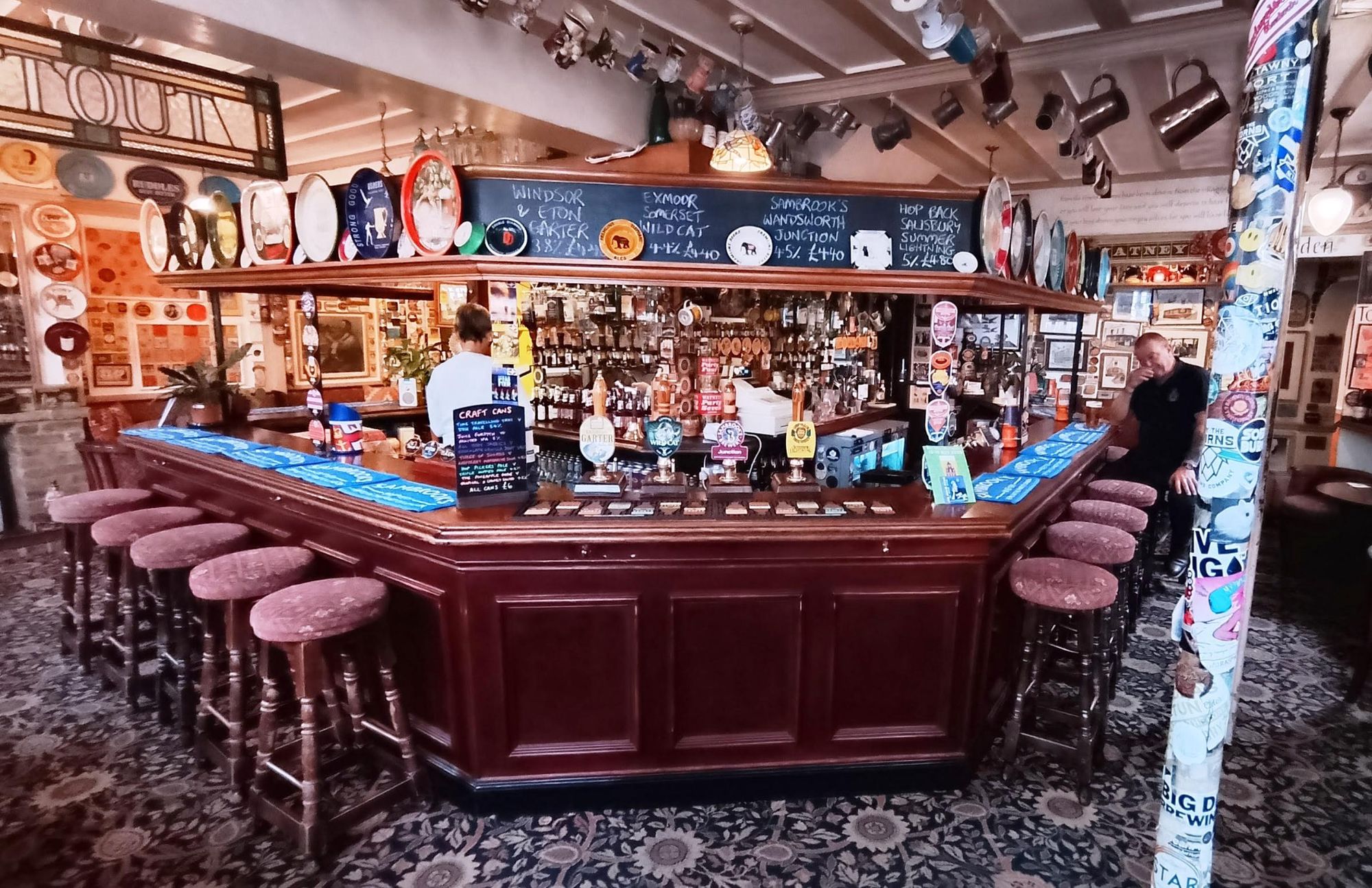 Taken 18 October 2025. (Bar). Published on 20-10-2025