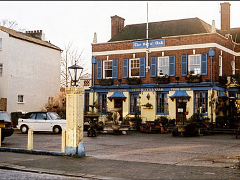 Royal Oak (old), Teddington. (Pub, External, Key). Published on 06-03-2013