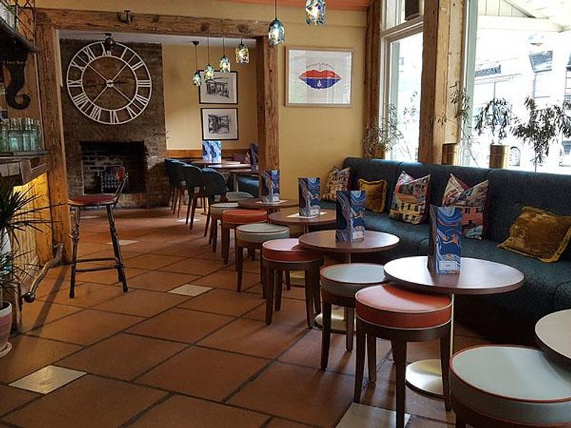 Seating around the bar. (Pub). Published on 08-05-2019