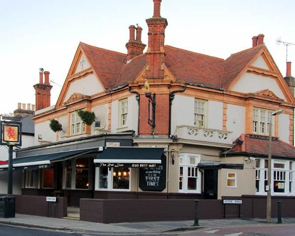 Red Lion, Teddington. (Pub, External, Key). Published on 17-12-2014