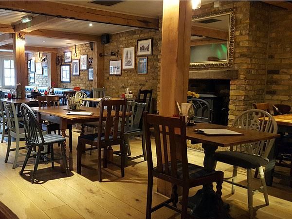 Back eating area. (Pub, Restaurant). Published on 22-09-2017