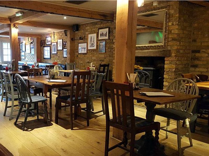 Back eating area. (Pub, Restaurant). Published on 22-09-2017 