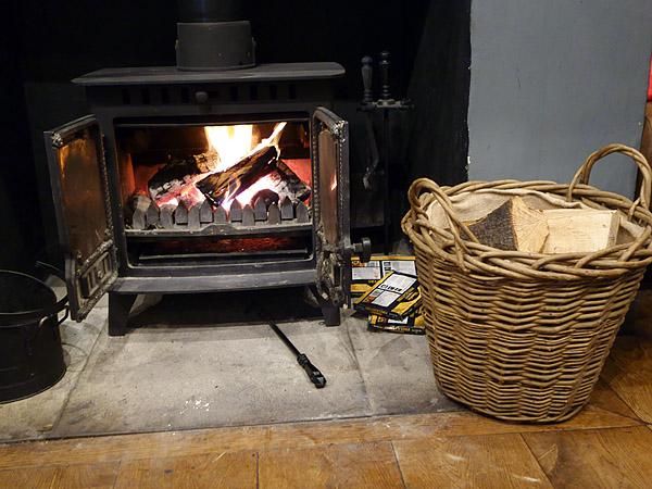 Log fire. (Pub). Published on 01-12-2018
