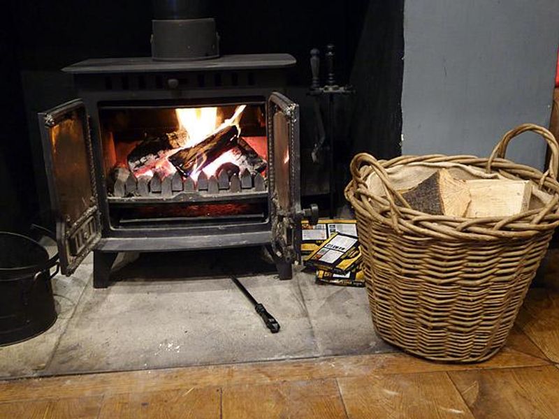 Log fire. (Pub). Published on 01-12-2018