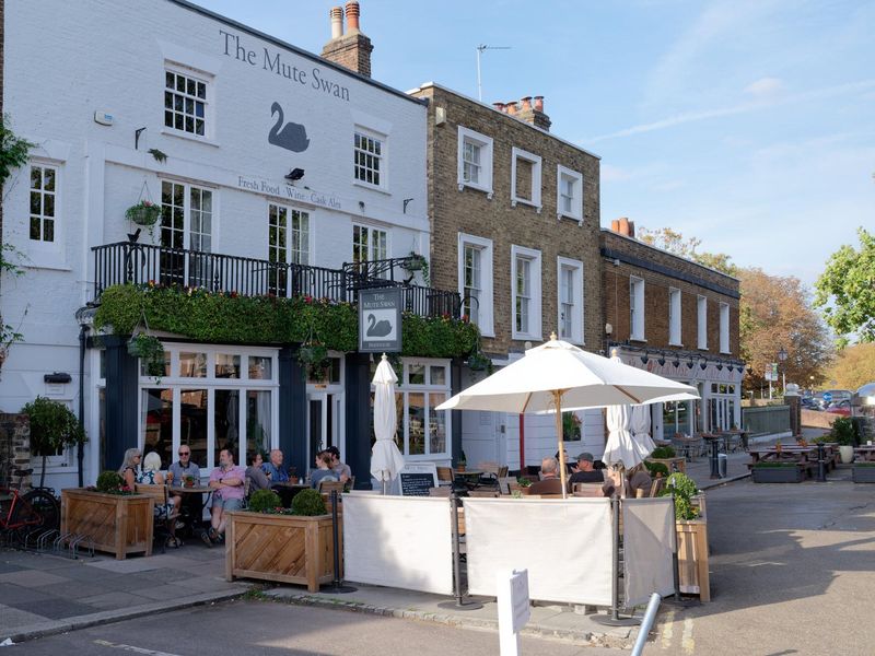 Outside seating in the sunshine (Sept 2026). (Pub, External, Key). Published on 25-09-2026