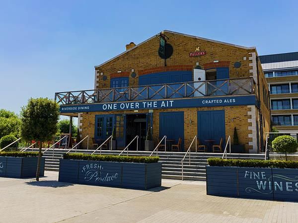 Pub's new colour scheme. 2019. (Pub, External, Key). Published on 02-05-2019