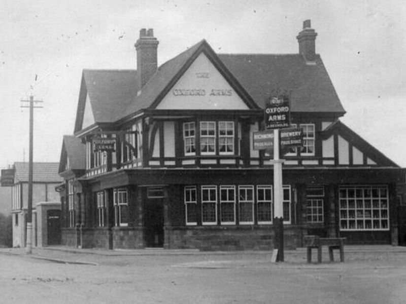 Oxford Arms, Hanworth, SW London. (Pub, External, Key). Published on 20-07-2025 