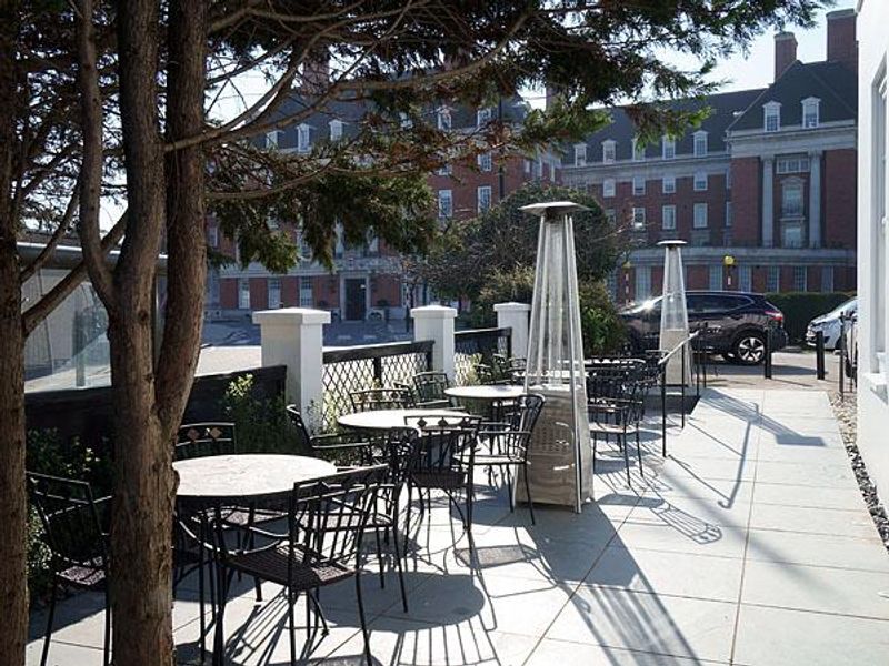 The Gate - side entrance seating. (Pub, External). Published on 27-02-2019 