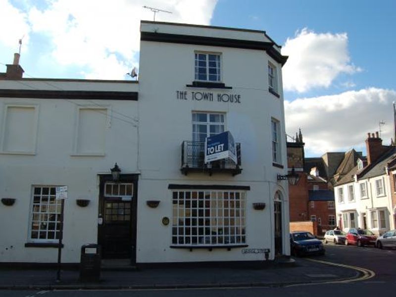 (Pub, External). Published on 18-10-2012 