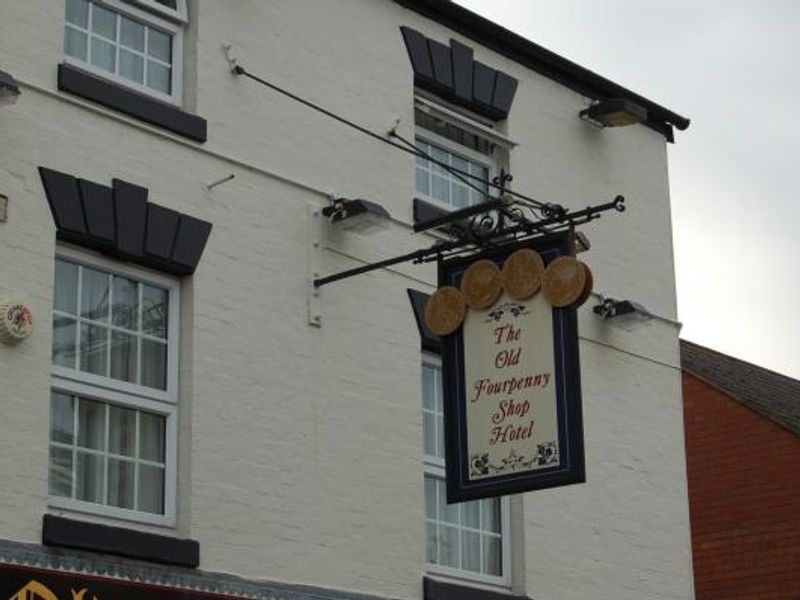 (Pub, External, Sign). Published on 19-10-2012 