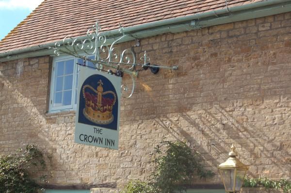 (Pub, External, Sign). Published on 05-10-2013