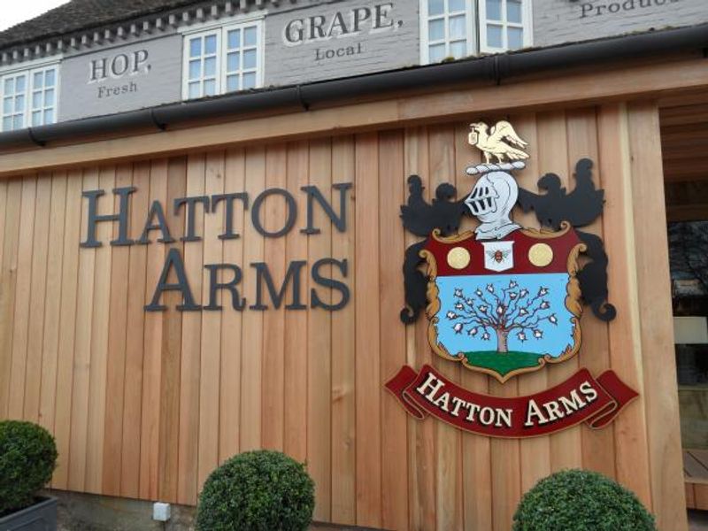 (Pub, External, Sign). Published on 29-06-2012 