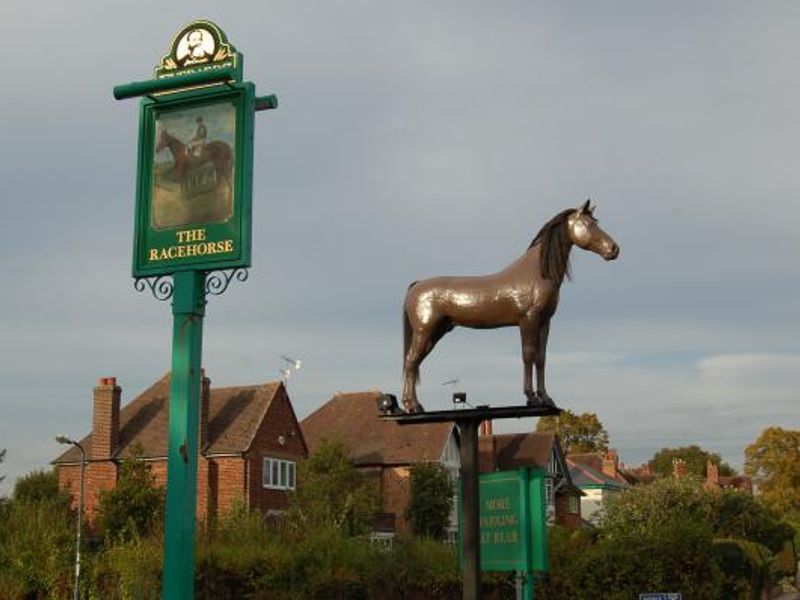 (Pub, External, Sign). Published on 19-10-2012 
