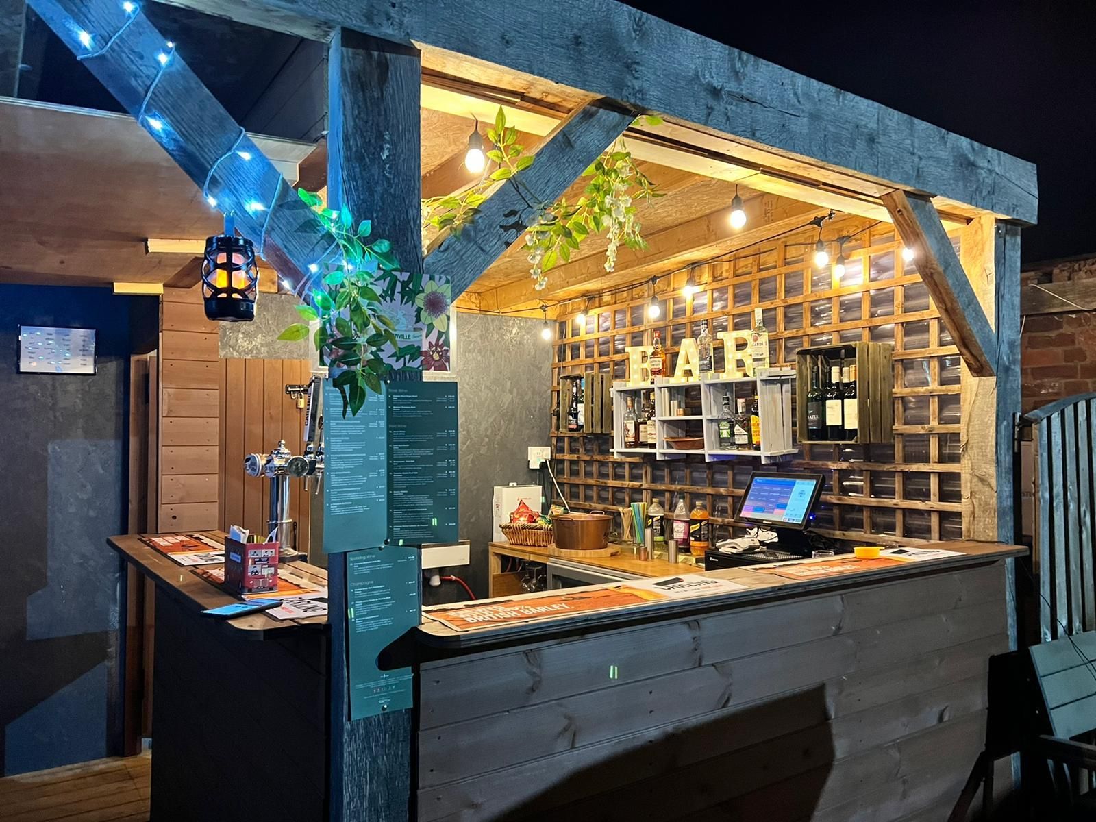 Garden bar - seasonal. (Pub, External, Bar, Garden). Published on 29-09-2022