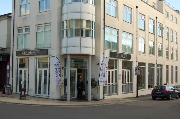 (Pub, External). Published on 18-10-2012