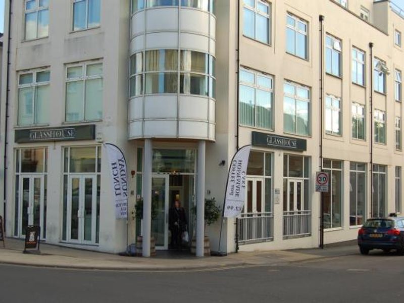 (Pub, External). Published on 18-10-2012