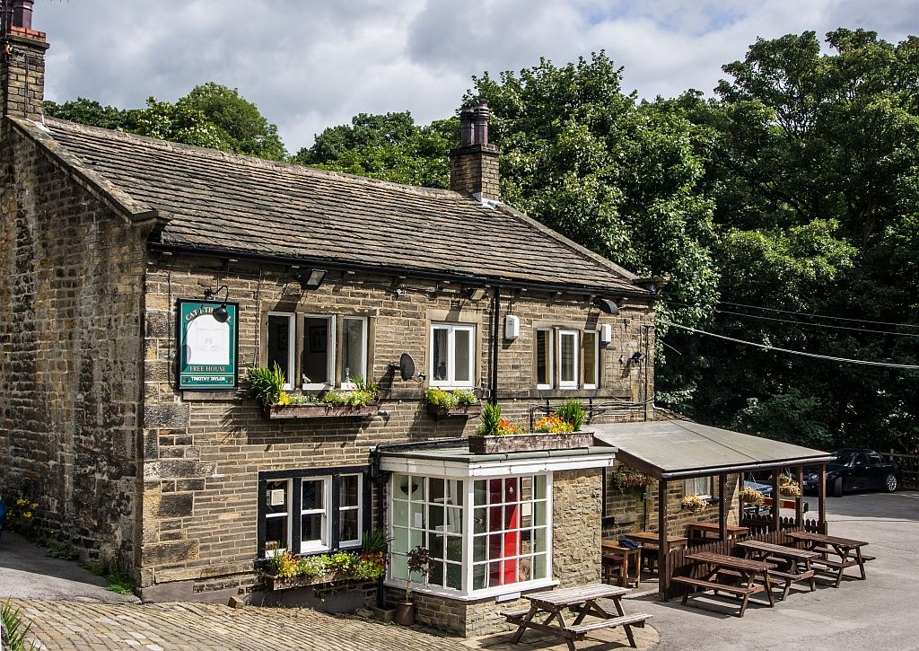Cat i' th' Well. (Pub, External). Published on 07-09-2013