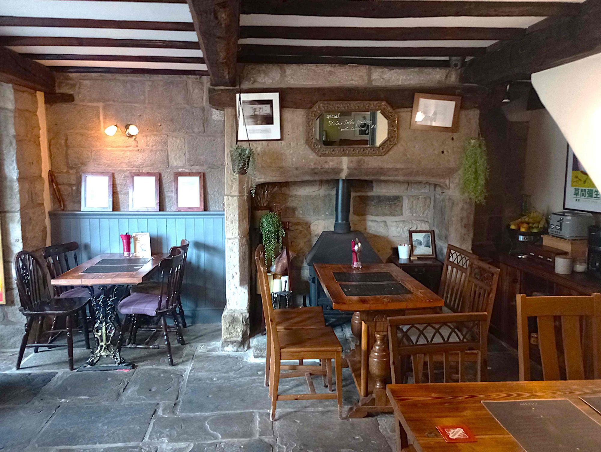 Left-hand seating area. (Pub). Published on 08-06-2025