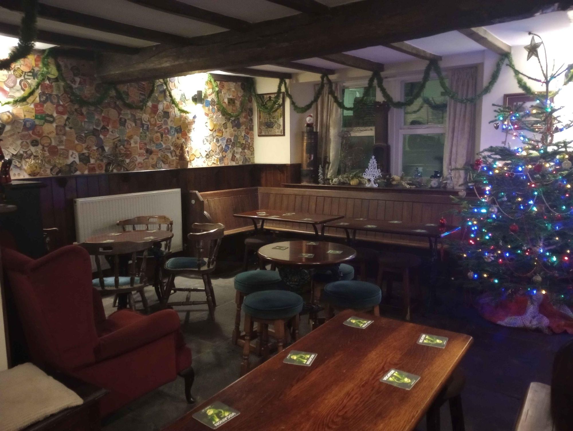 Right-hand seating area. (Pub). Published on 18-12-2023