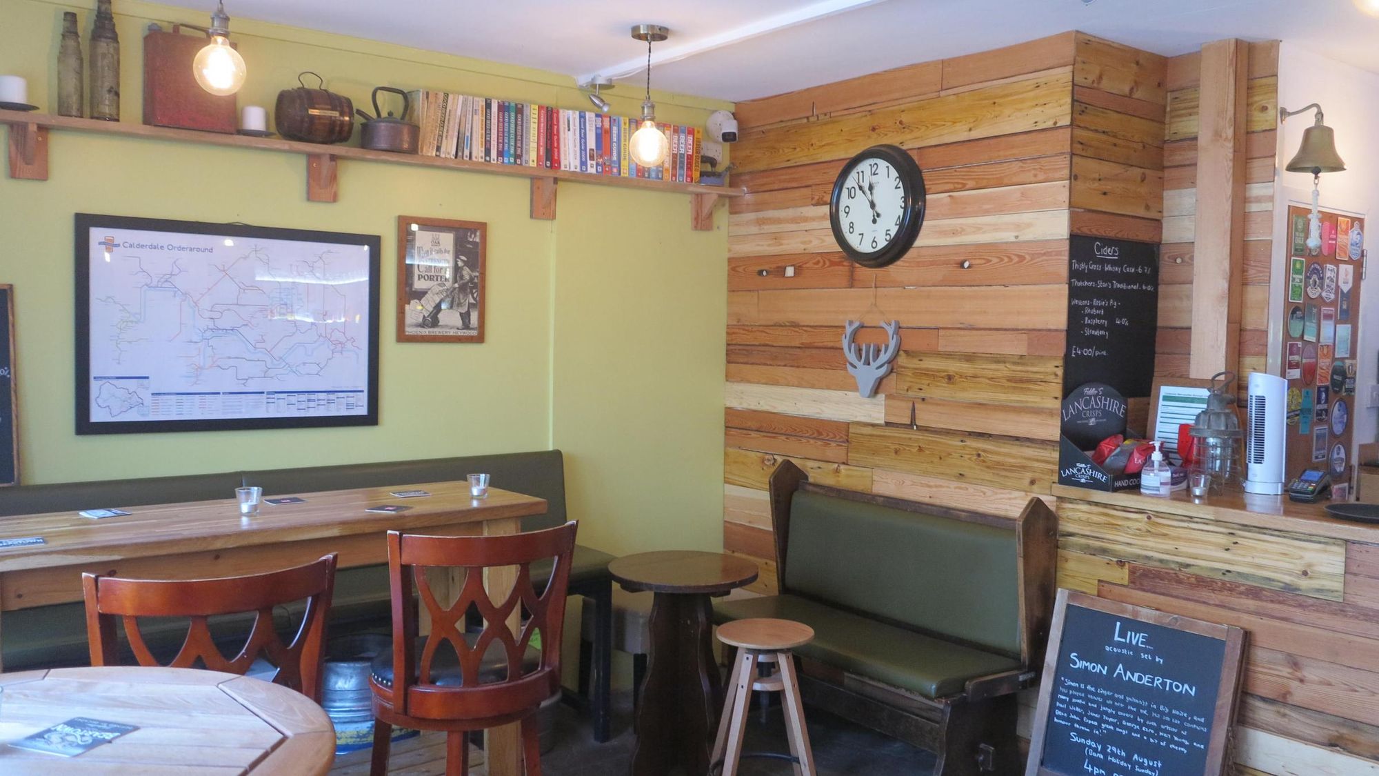 Inside seating. (Pub). Published on 12-08-2021
