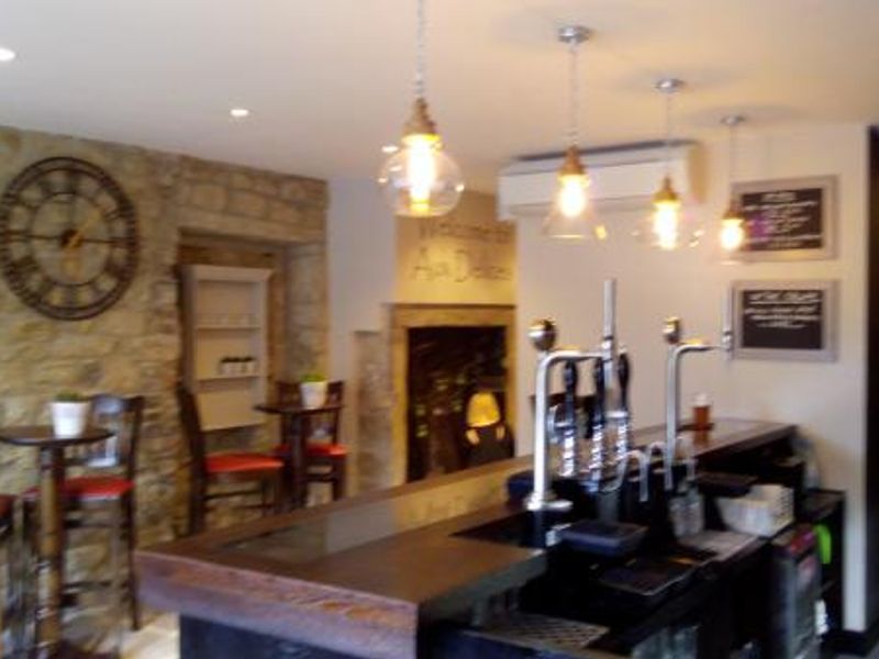 bar and main room. (Pub, Bar). Published on 30-04-2015