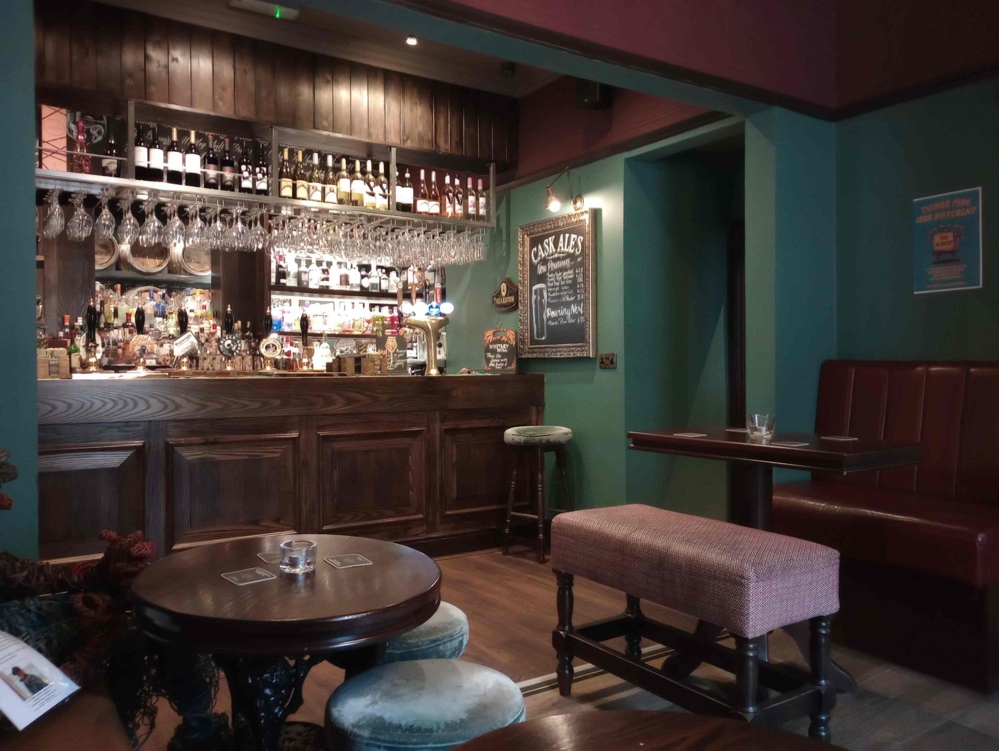 Bar and seating area. (Pub, Bar). Published on 12-07-2024