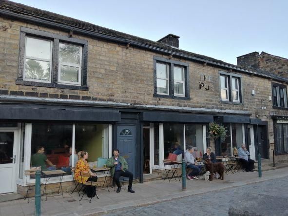 (Pub, External, Customers). Published on 06-08-2022