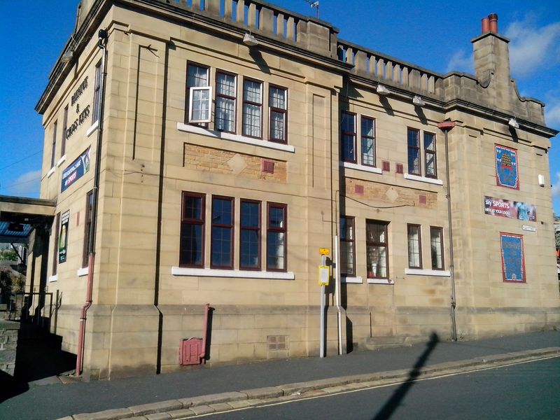 Beehive & Cross Keys. (Pub, External). Published on 08-09-2013