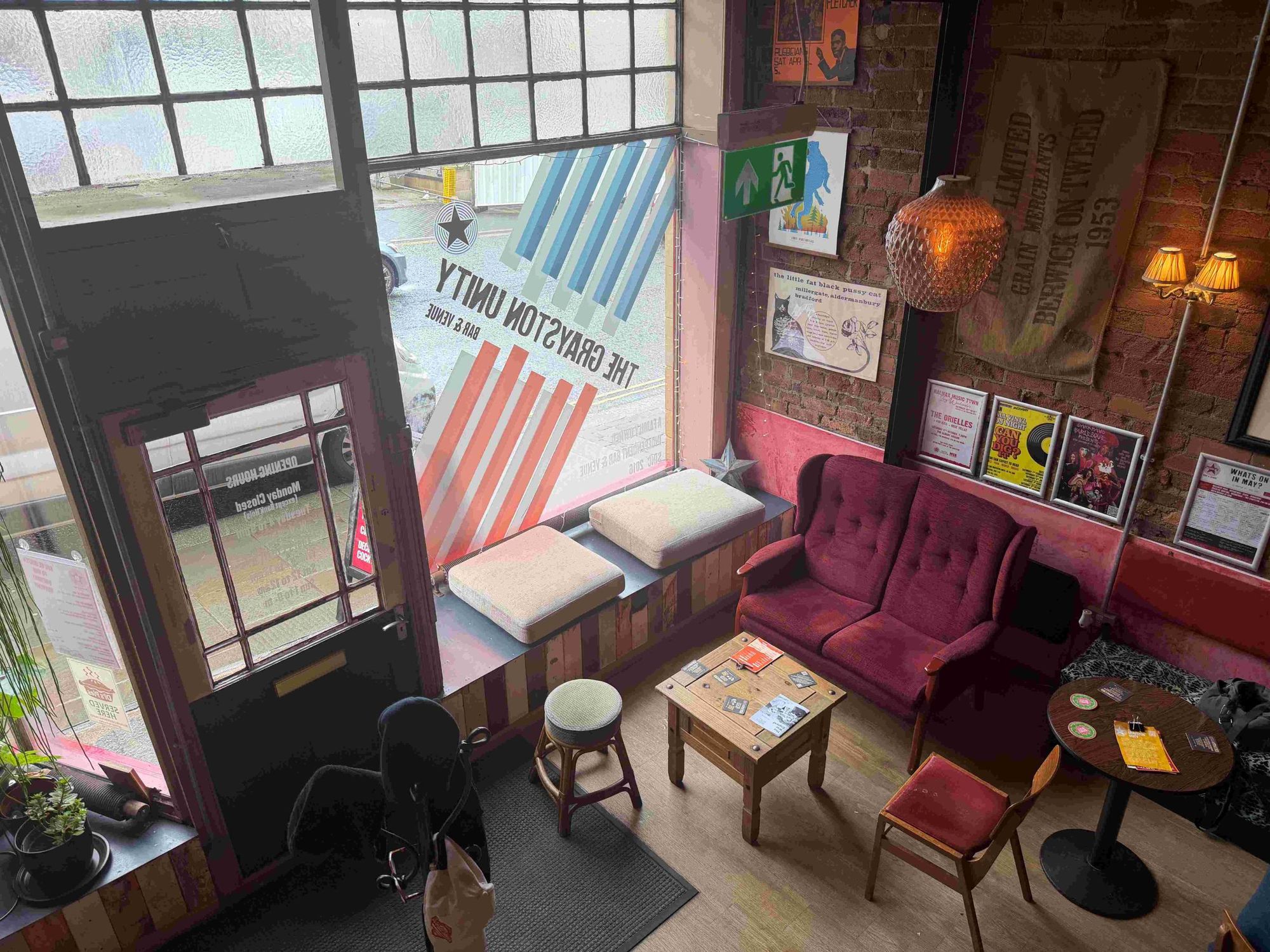 View of front door and seating. (Pub). Published on 10-05-2026