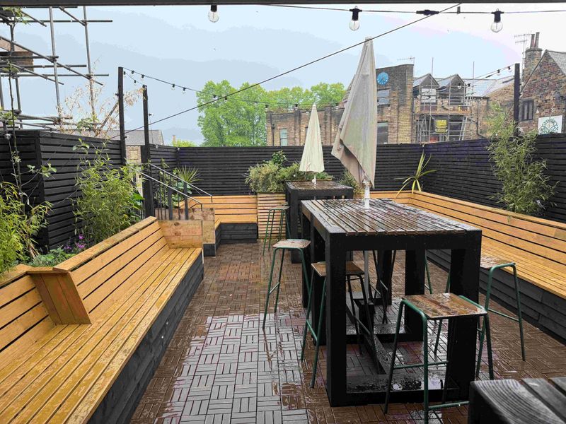 Rooftop terrace. (Pub). Published on 10-05-2026 