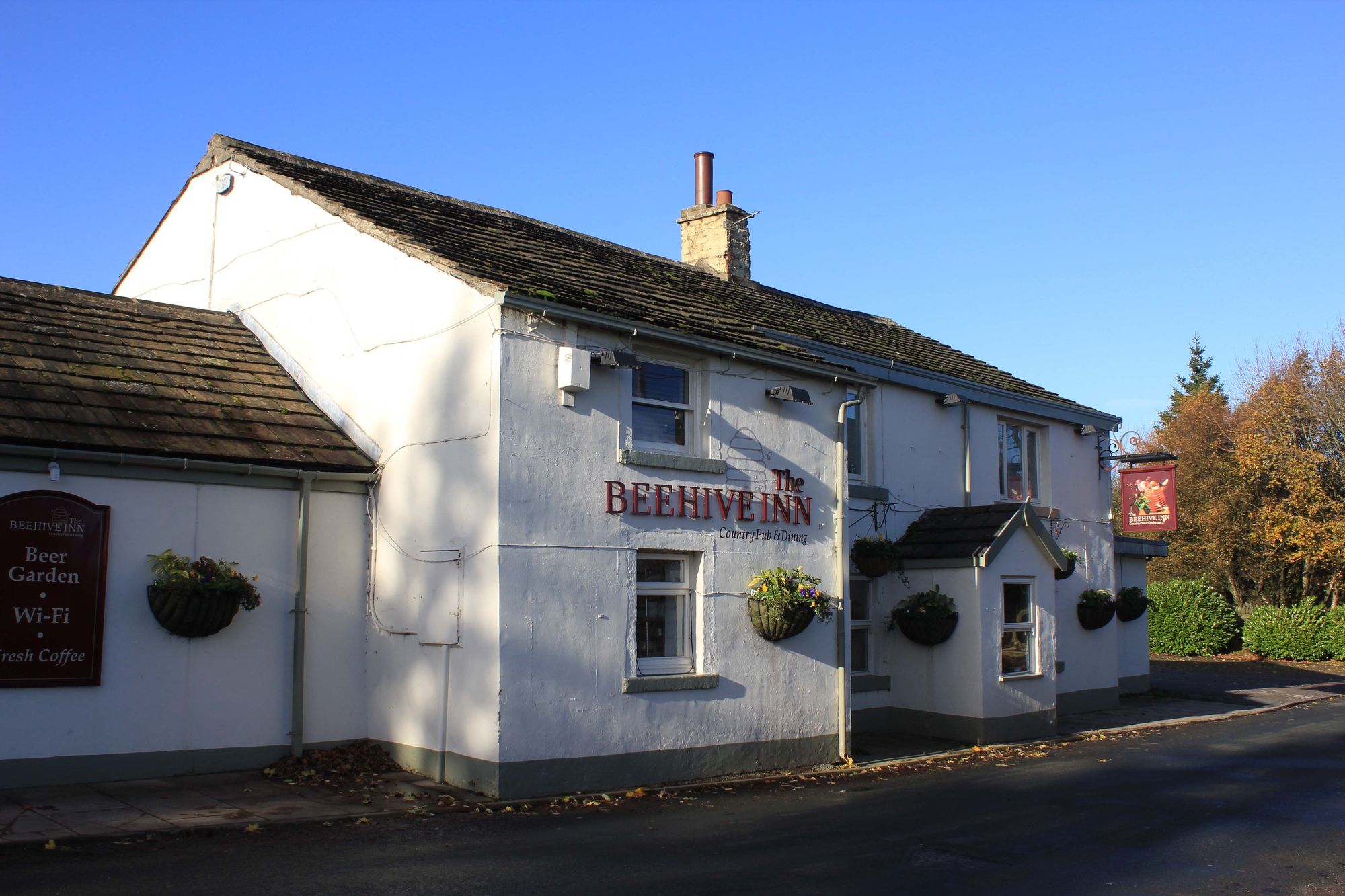 Beehive Inn. (Pub, External). Published on 16-11-2013