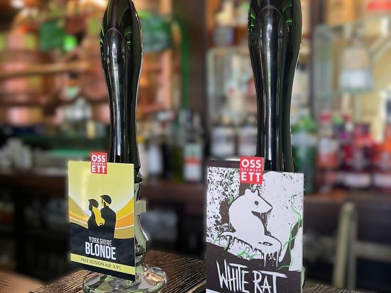 Handpumps on the bar. (Pub, Bar). Published on 02-05-2025 