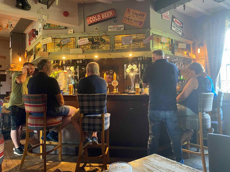 (Pub, Bar, Customers). Published on 27-06-2024